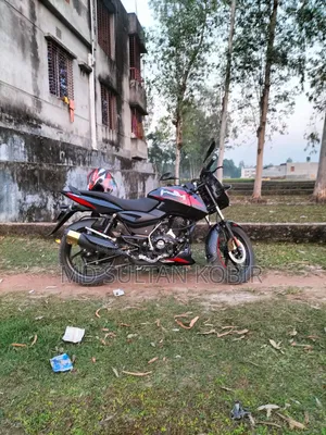 বাজাজ পালসার ১৫০ ২০২৩ ব্ল্যাক