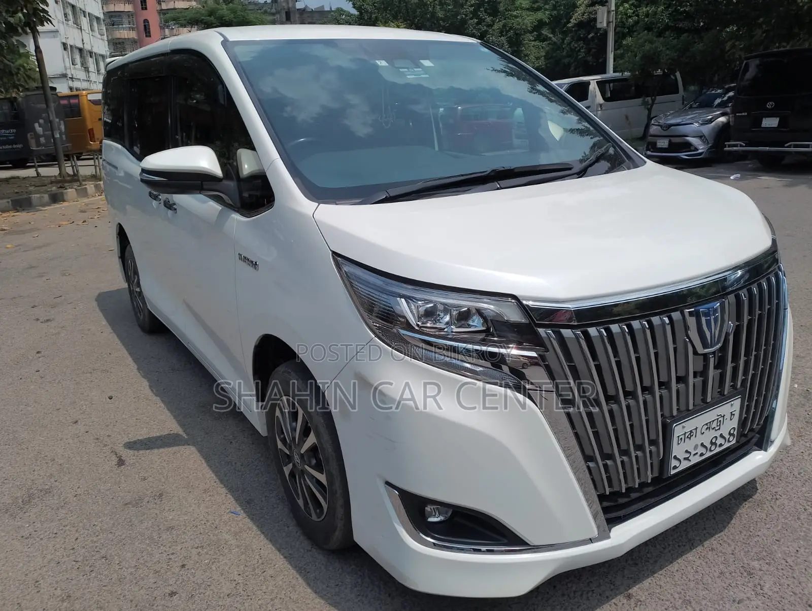 Toyota Esquire 1.8 FWD Hybrid (7 seater) 2018 Pearl
