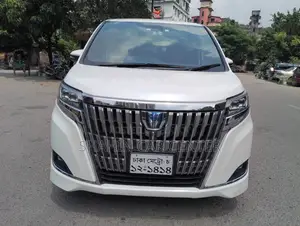 Toyota Esquire 1.8 FWD Hybrid 7 Seater 2018 Pearl
