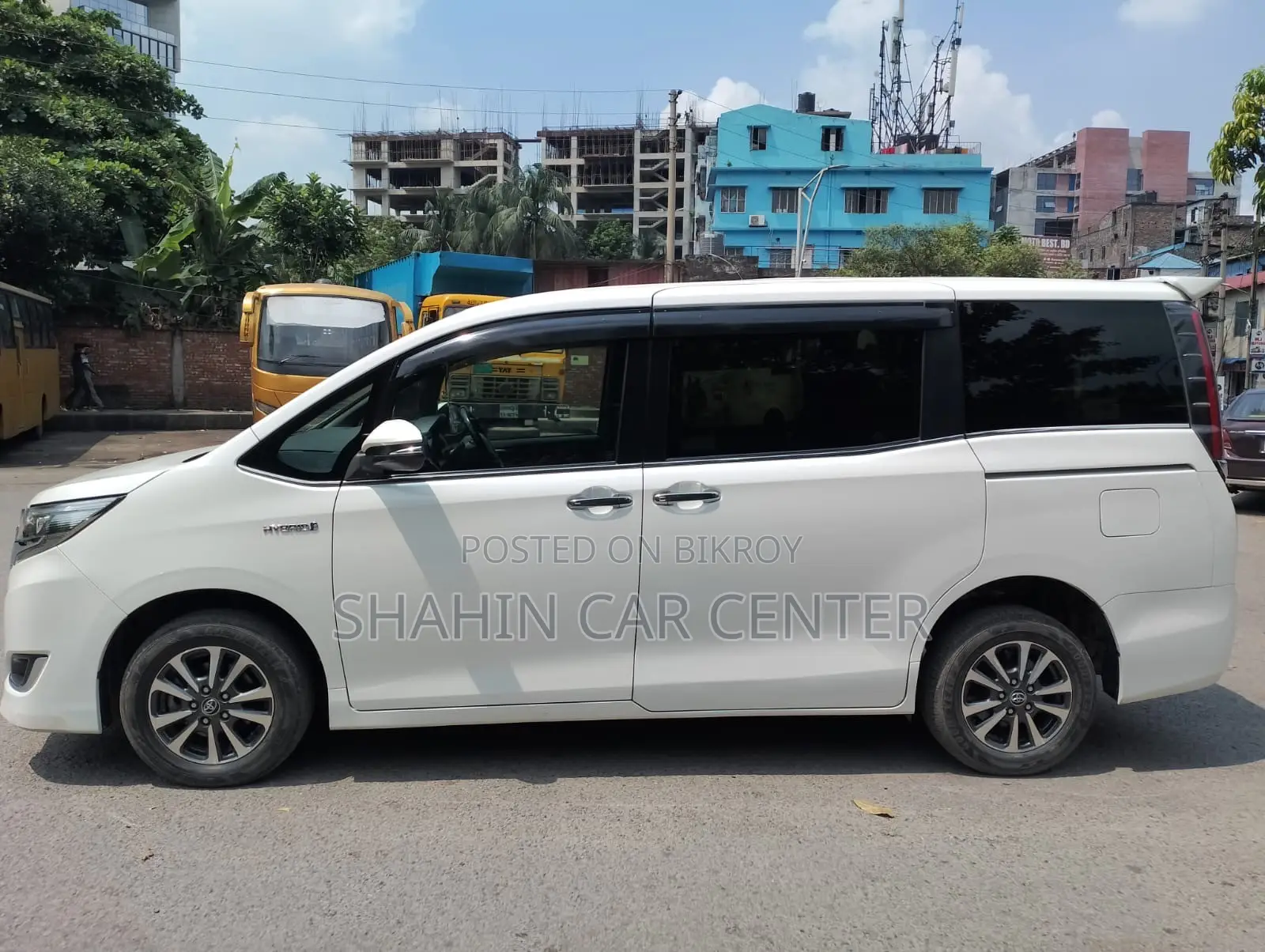 Toyota Esquire 1.8 FWD Hybrid (7 seater) 2018 Pearl