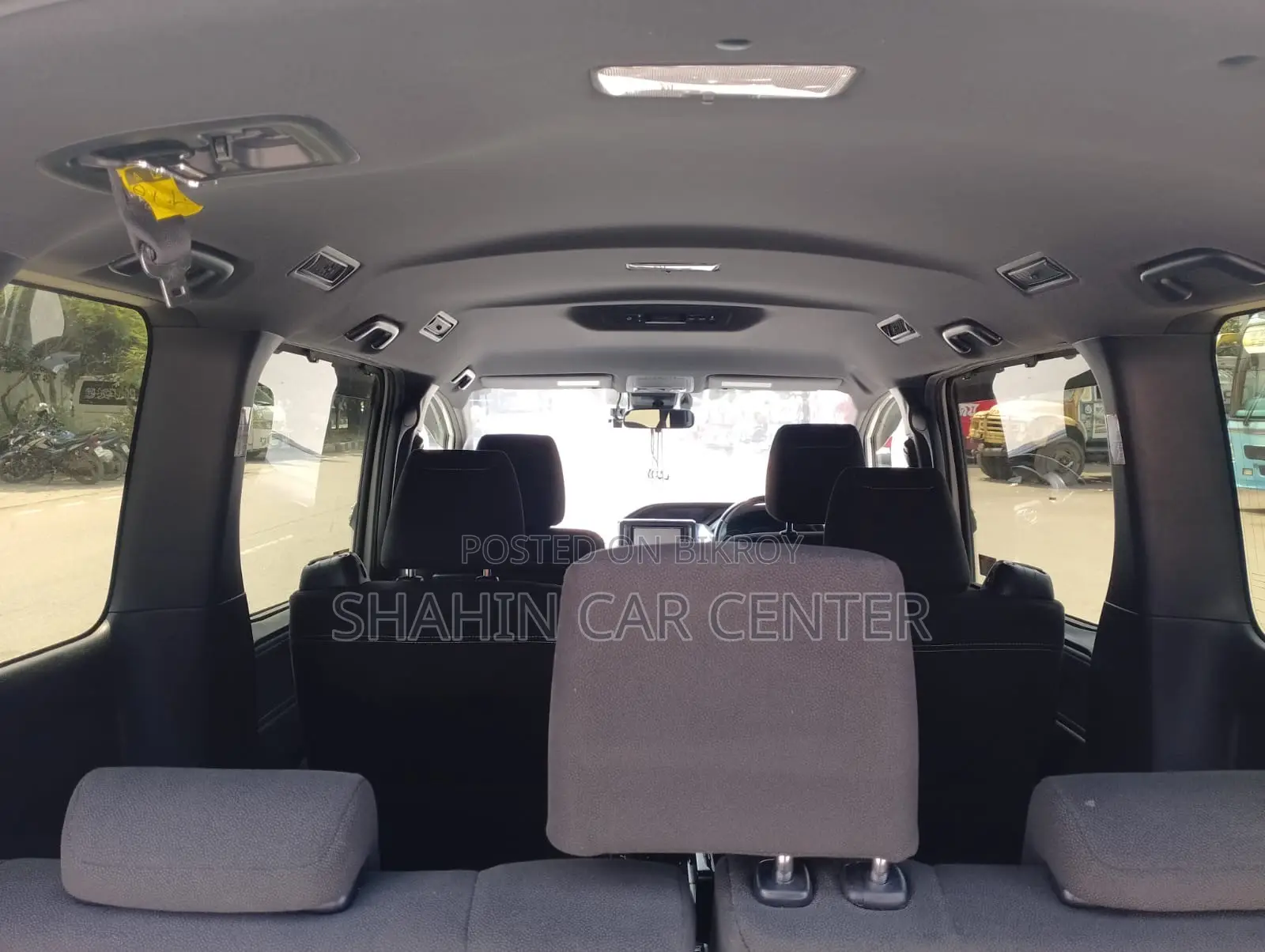 Toyota Esquire 1.8 FWD Hybrid (7 seater) 2018 Pearl