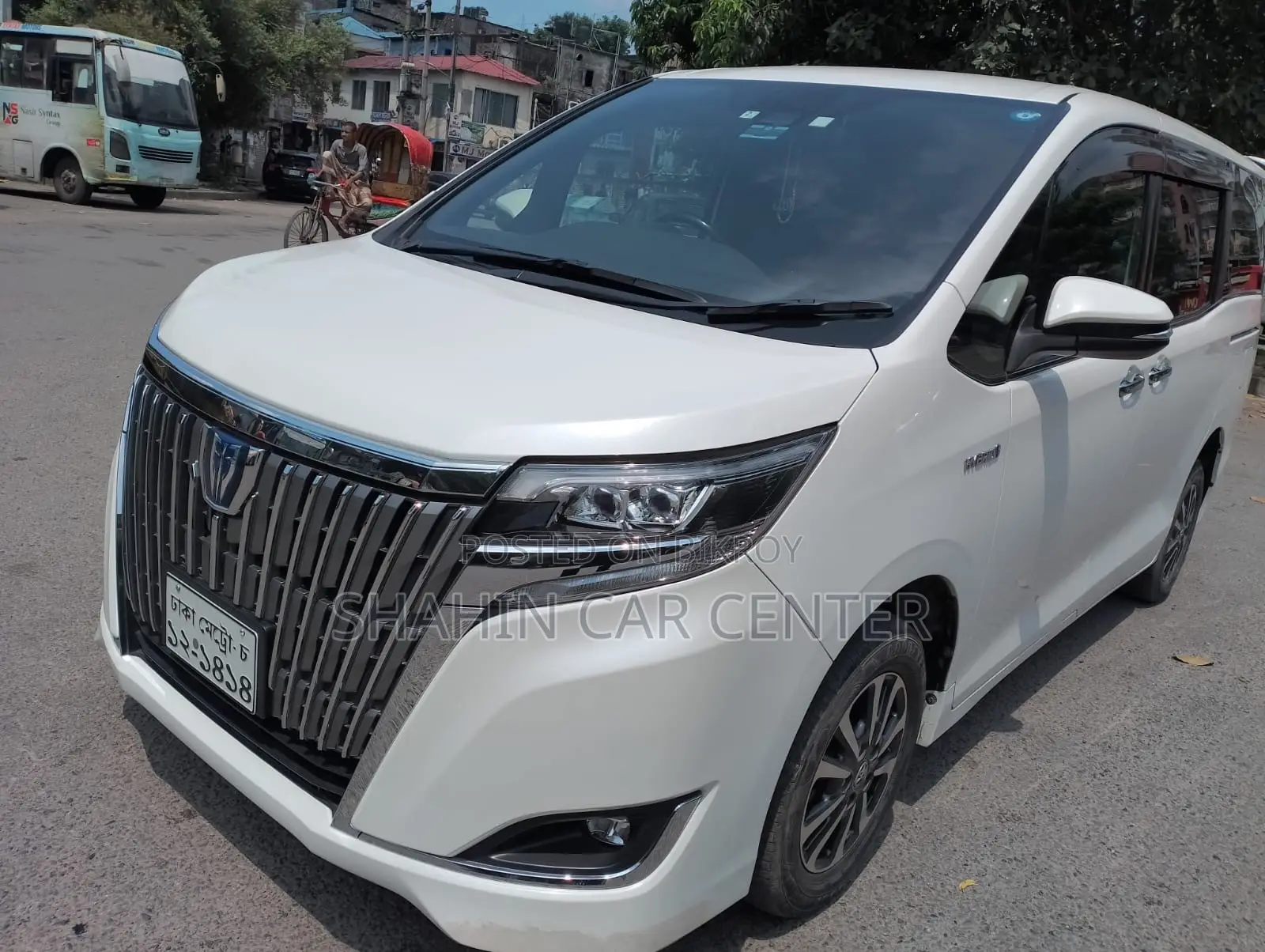 Toyota Esquire 1.8 FWD Hybrid (7 seater) 2018 Pearl