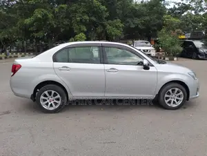টয়োটা এক্সিও ১.৫ জি টু-হুইল ড্রাইভ ২০১৪ সিলভার