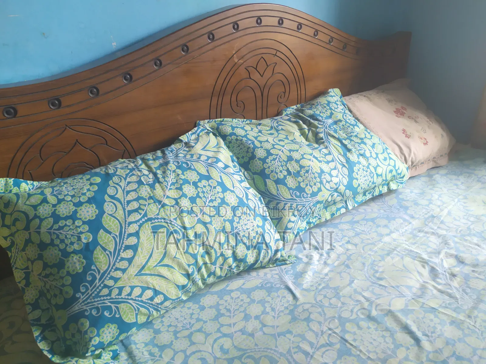 King Size Bed 7/6 Up for Sale. Bed in Super Fresh Condition.