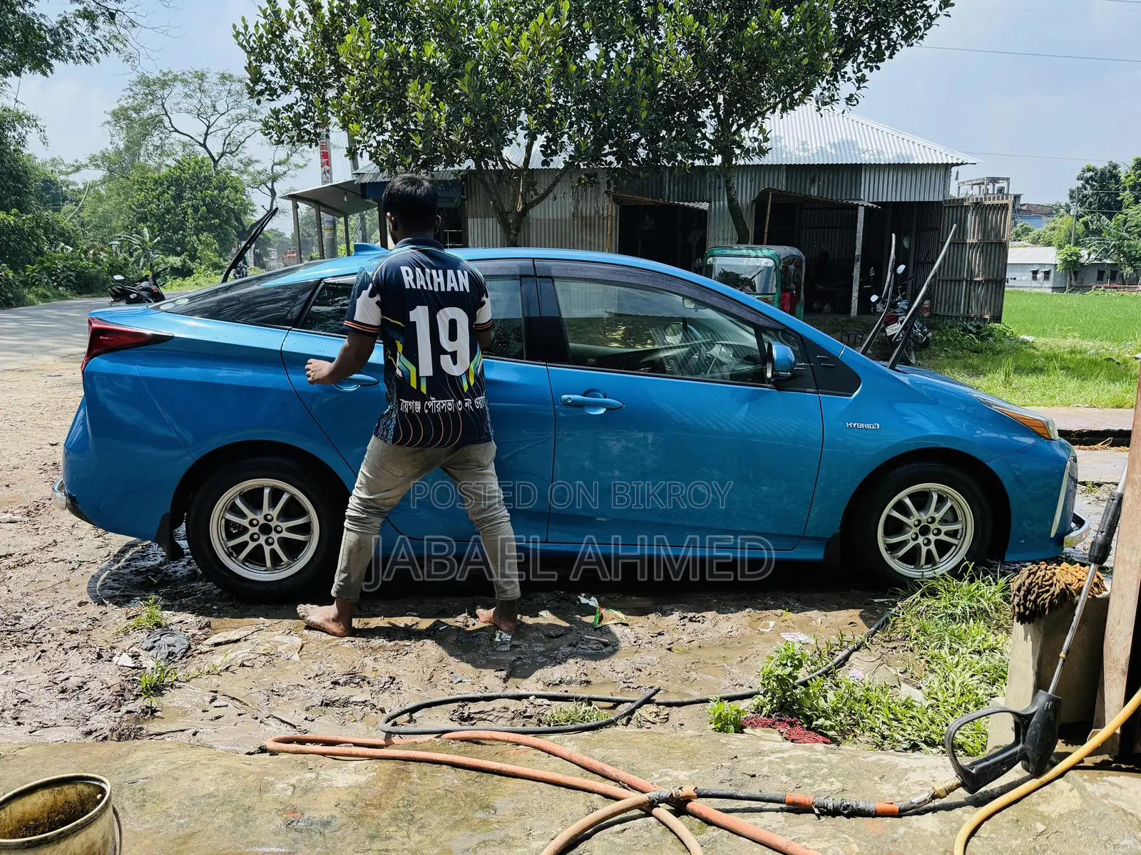 টয়োটা প্রিউস ২০১৯ নীল