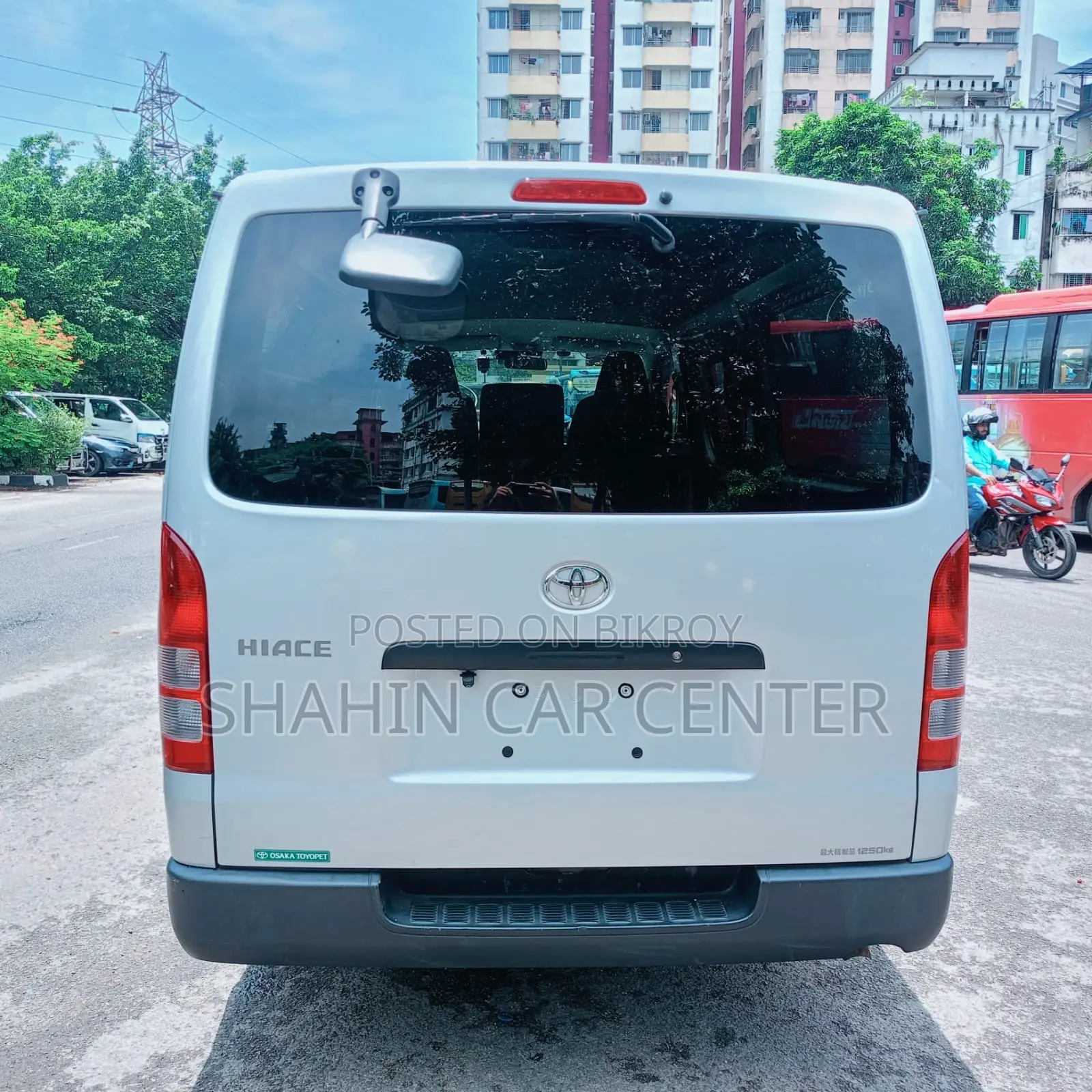 টয়োটা নোয়া ২.০ AWD (৮ সিটার) ২০২১ সিলভার