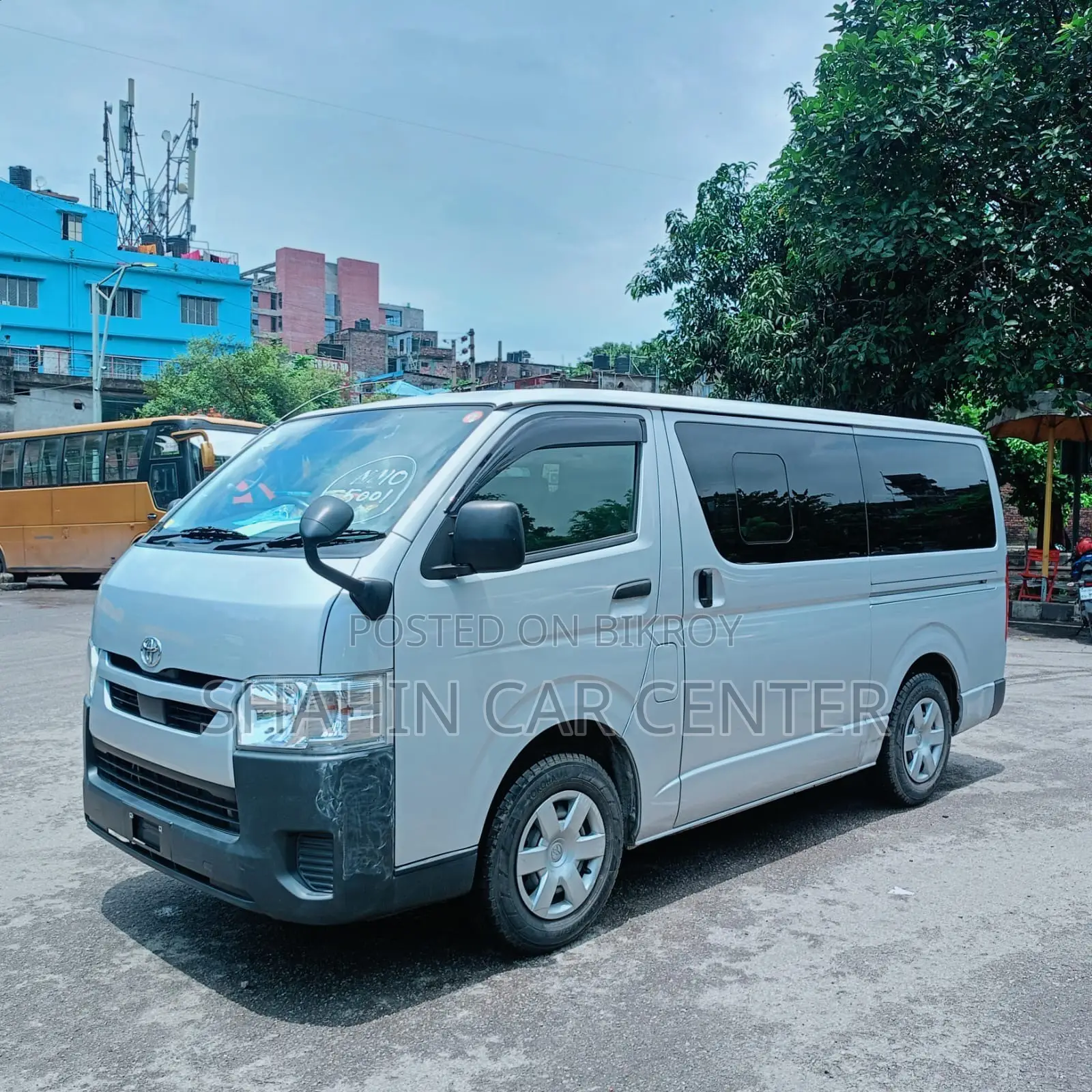 টয়োটা নোয়া ২.০ AWD (৮ সিটার) ২০২১ সিলভার