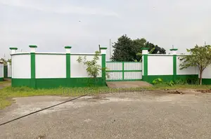 সেক্টর-১৭/ই-তে ১১০ ফুট রাস্তা সংলগ্ন ৬ কাঠার লেক ভিউ উত্তরমুখী প্লট