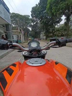 New KTM Duke 125 2019 Orange