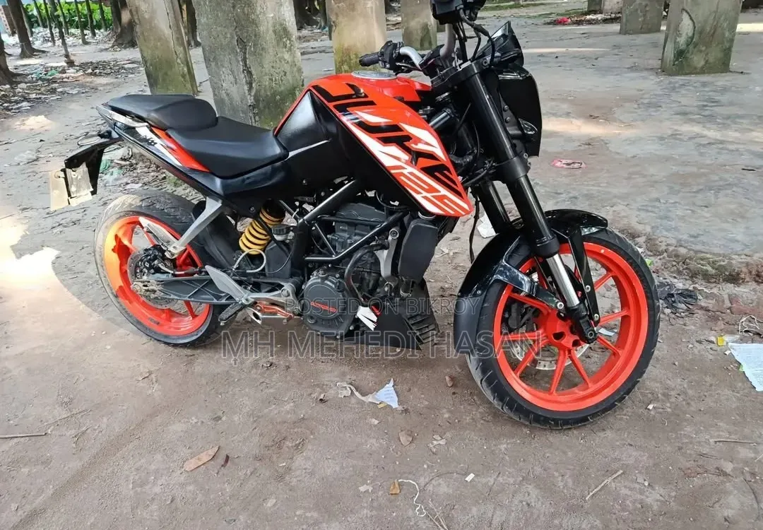New KTM Duke 125 2019 Orange