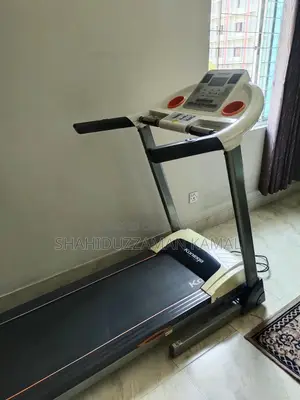 KONLEGA K642E মোটররাইজড ট্রেডমিল - কালো এবং সাদা