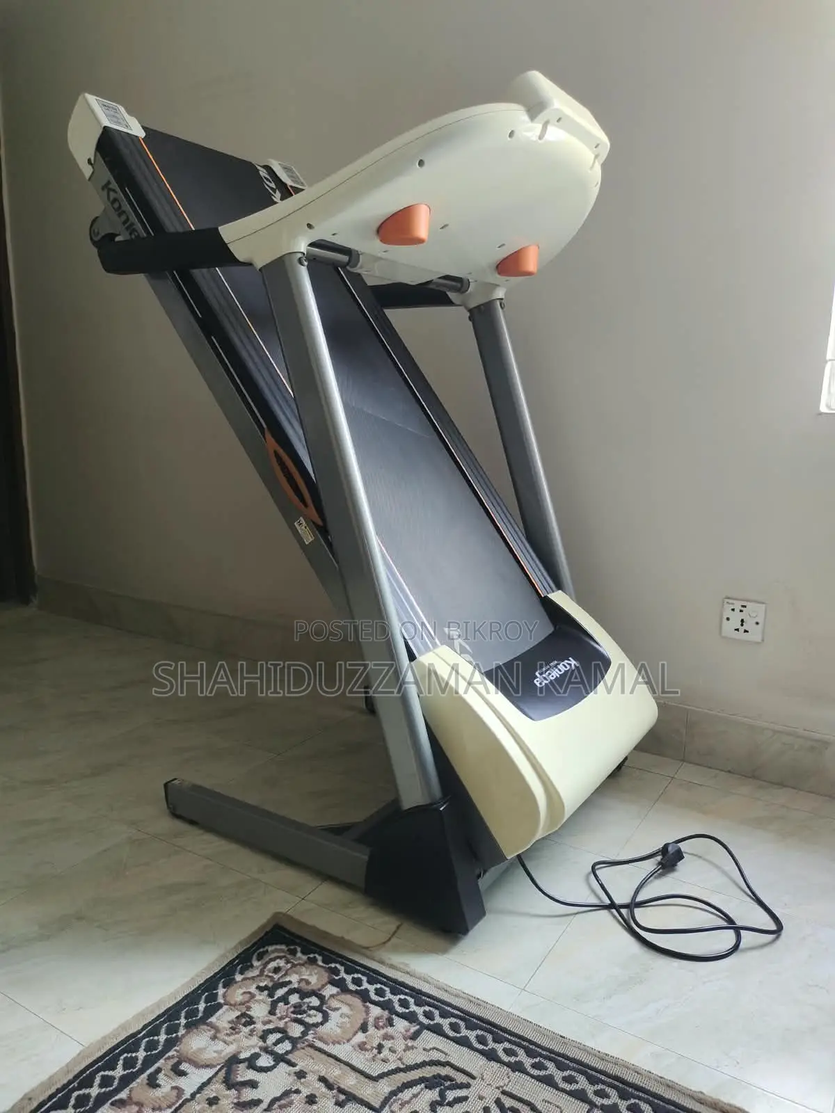 KONLEGA K642E মোটররাইজড ট্রেডমিল - কালো এবং সাদা