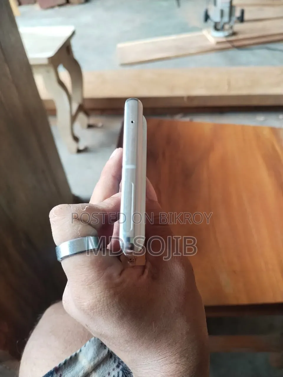 EL 128 GB White