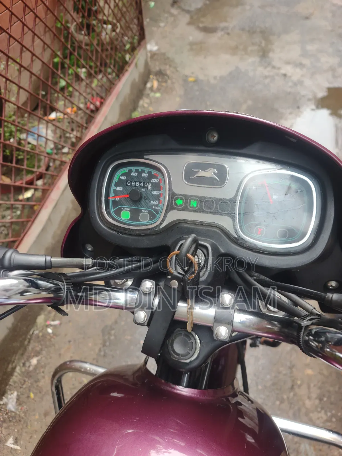 TVS Radeon 2022 Purple