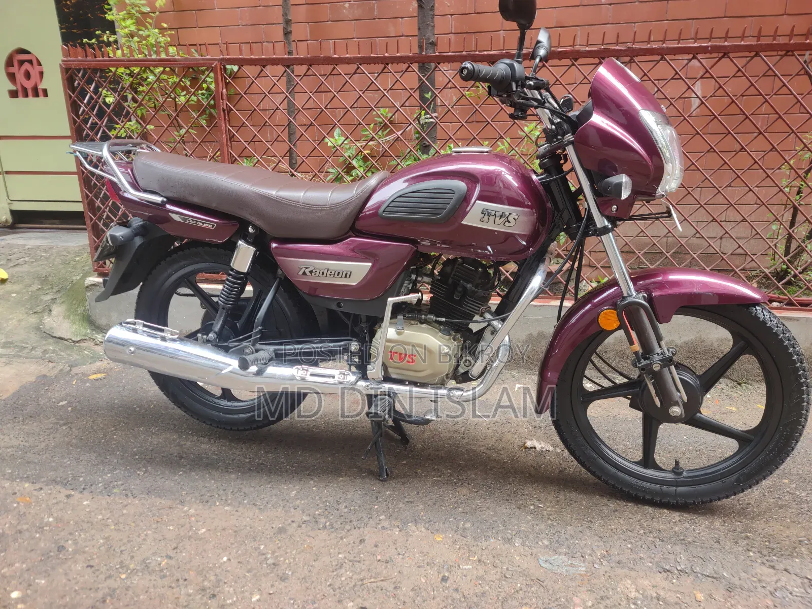 TVS Radeon 2022 Purple
