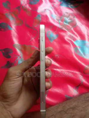 অ্যাপল আইফোন ১২ ১২৮ জিবি হোয়াইট