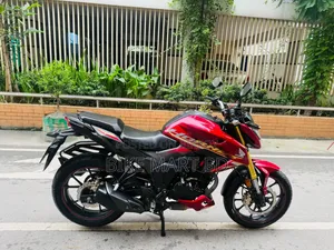 Honda Hornet 2.0 2025 Red