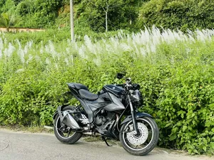 সুজুকি গিক্সার ২০২৩ ব্ল্যাক