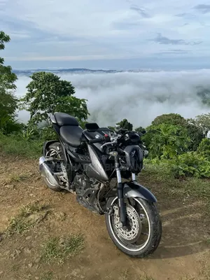 সুজুকি গিক্সার ২০২৩ ব্ল্যাক