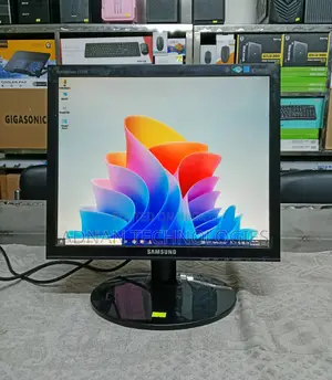 Samsung SyncMaster E1720NR – 17″ HD Monitor -Full Fresh