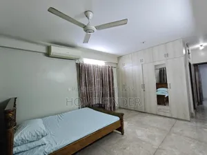 গুলশানে ভাড়ার জন্য আসবাবপত্রসহ ৩ বেডরুমের অ্যাপার্টমেন্ট