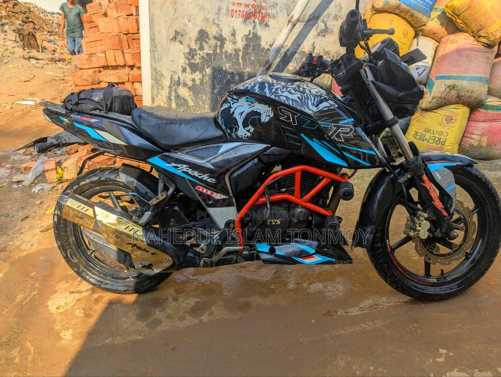 টিভিএস অ্যাপাচি আরটিআর ১৬০ ৪ভি ২০১৯ কালো