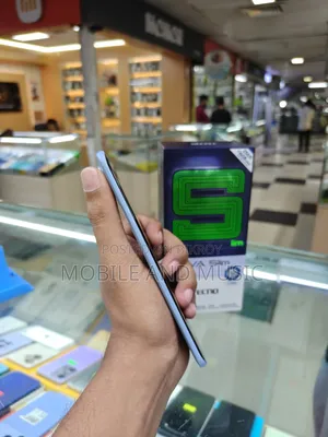 টেকনো পোভা স্লিম ৫জি ২৫৬ জিবি নীল
