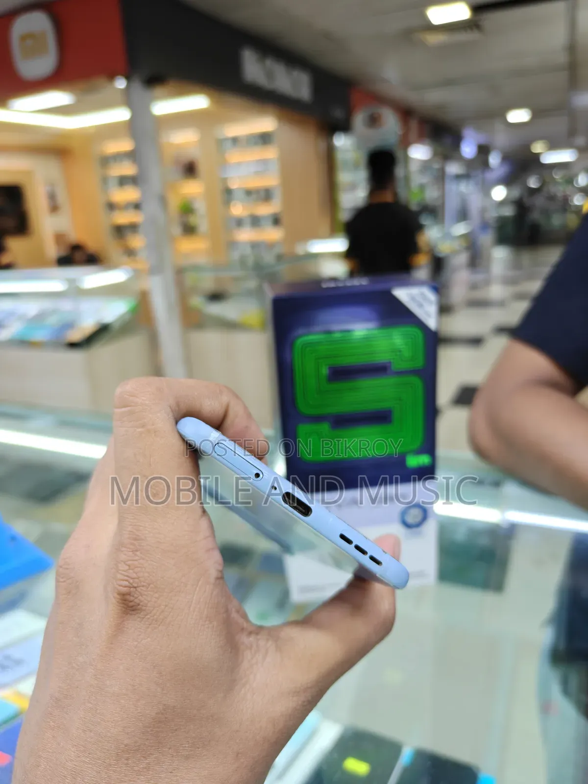 টেকনো পোভা স্লিম ৫জি ২৫৬ জিবি নীল