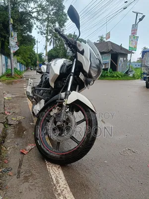 TVS Apache RTR 160 2V 2021 White