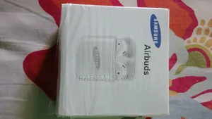 স্যামসাং এয়ারবাডস হেডফোনটি খুব ভালো