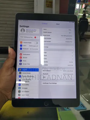 Apple iPad Wi-Fi 64 GB Gray