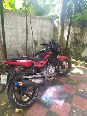 বাজাজ পালসার ১৫০ ২০১৭ কালো