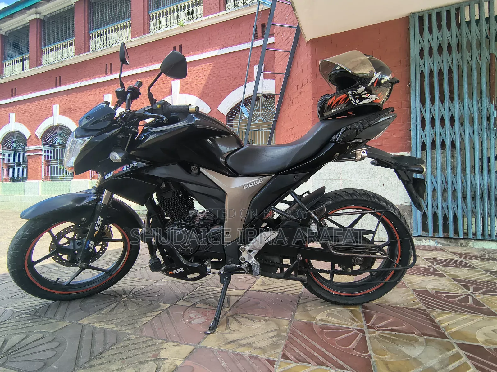 সুজুকি জিক্সার ২০২১ কালো