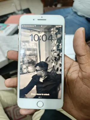 New Apple iPhone 8 Plus 64 GB Gold