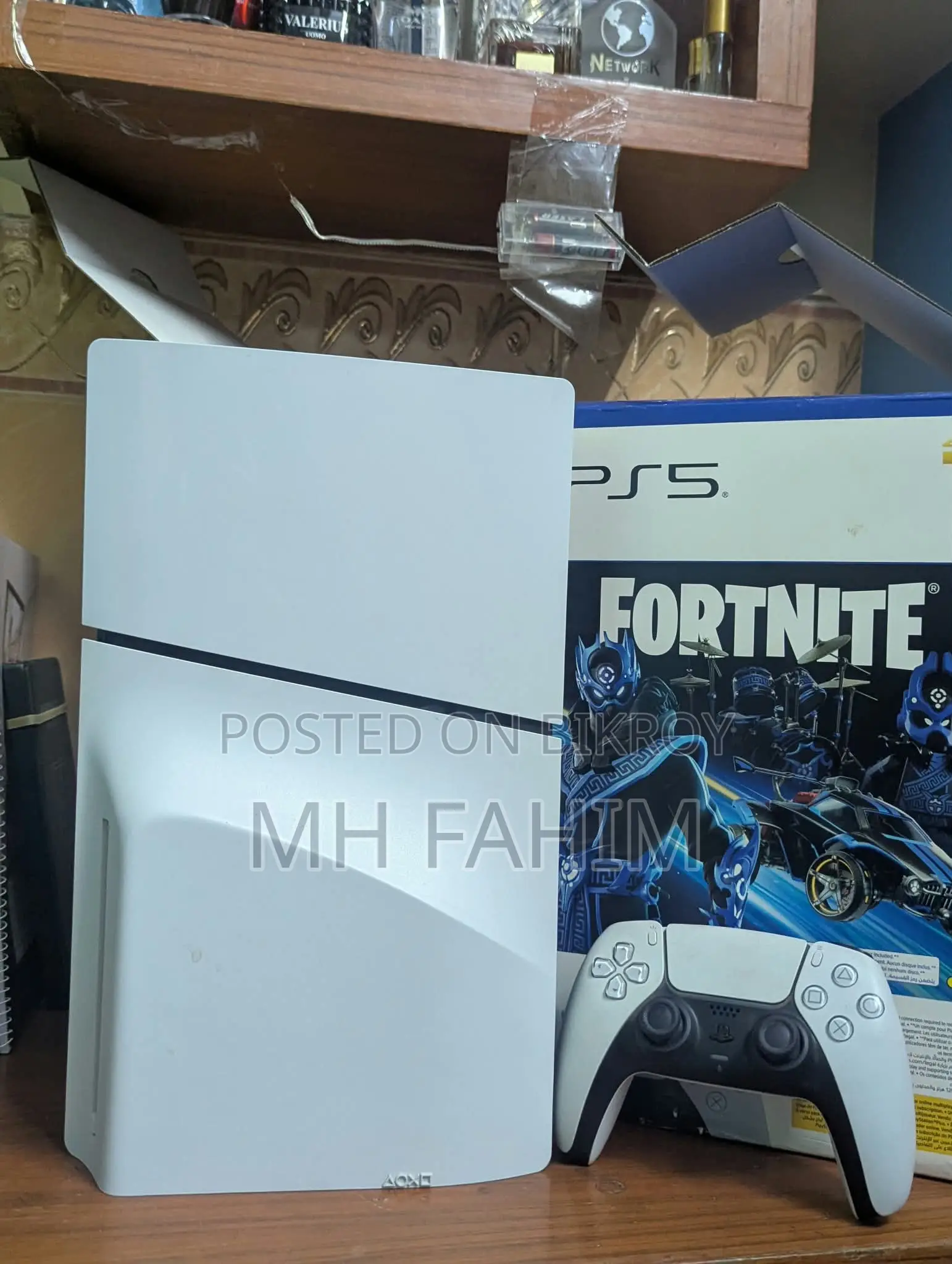PS5 Slim Disc Edition 1TB + 2 DualSense Controllers | Almost New