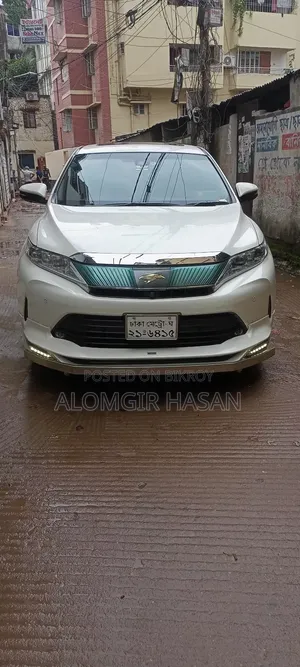 Toyota Harrier 2.0 2018 Pearl