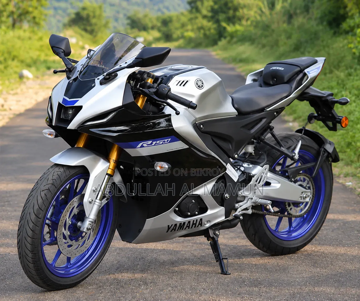 Yamaha R15M 2023 Silver