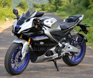 Yamaha R15M 2023 Silver