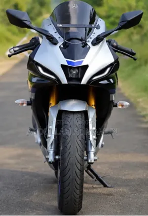 Yamaha R15M 2023 Silver