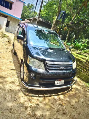 Toyota Noah 2002 Black