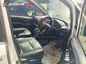 Toyota Esquire 2019 Pearl