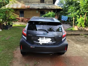 Toyota Aqua 2018 Gray