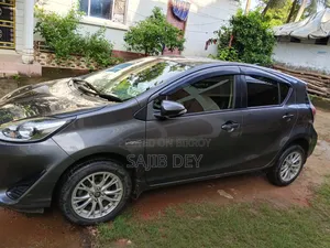 Toyota Aqua 2018 Gray