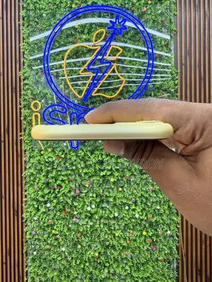 অ্যাপল আইফোন ১১ ১২৮ জিবি ইয়েলো