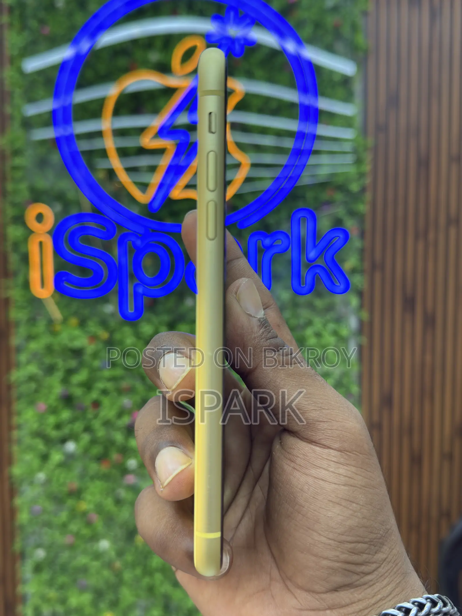 অ্যাপল আইফোন ১১ ১২৮ জিবি ইয়েলো
