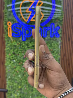 অ্যাপল আইফোন ১১ ১২৮ জিবি ইয়েলো