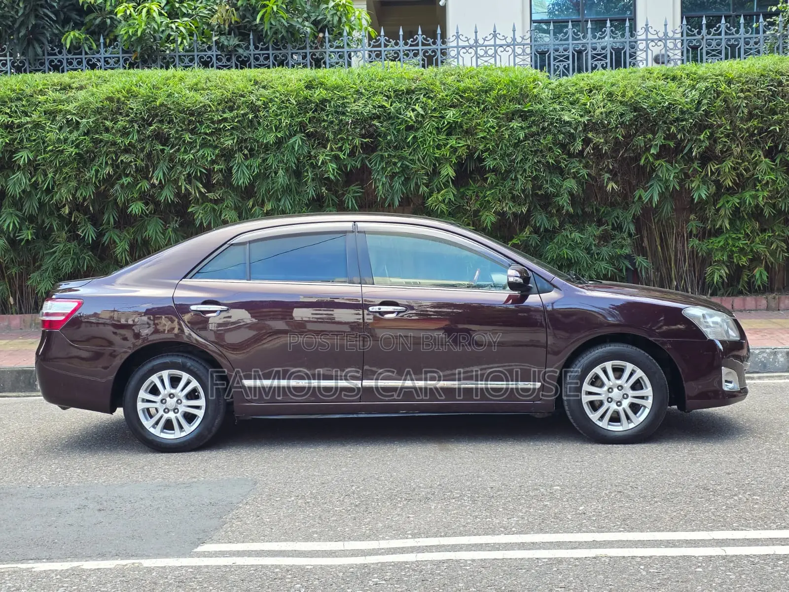 Toyota Premio 1.5 Front-Wheel Drive 2015 Maroon