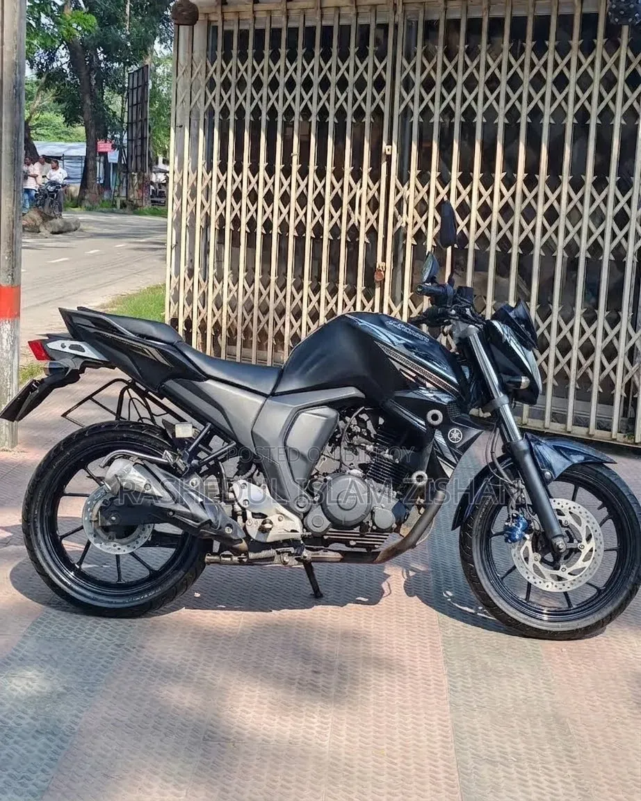 ইয়ামাহা এফজেড ২০২২ কালো