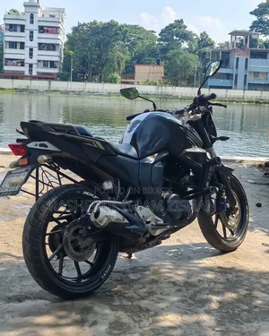 ইয়ামাহা এফজেড ২০২২ কালো