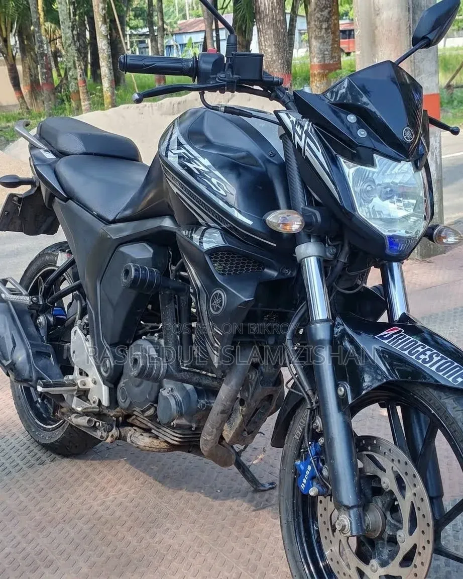 ইয়ামাহা এফজেড ২০২২ কালো